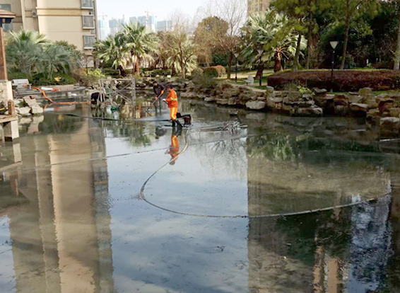 铜鼓景观池淤泥清理